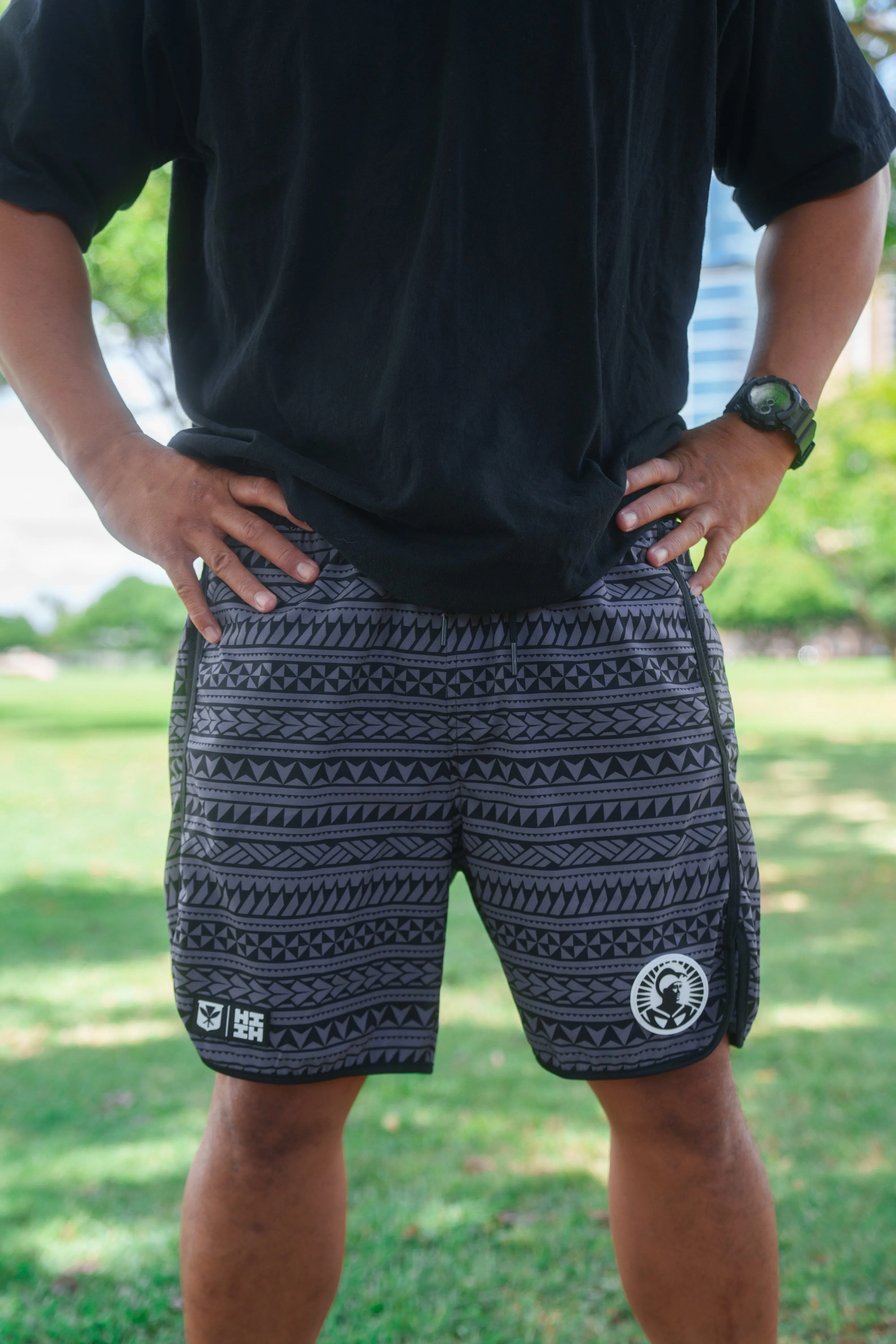 BLACK & GRAY TRIBAL ALOHA FESTIVAL PERFORMANCE SHORTS